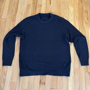 lululemon athletica Men's Textured Knit Deep Blue Crewneck Sweater